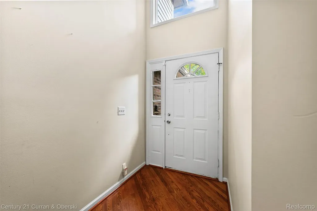 5237 Royal Vale Lane Dearborn City MI 48126