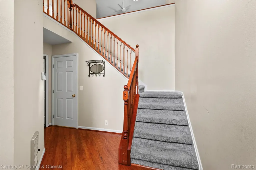 5237 Royal Vale Lane Dearborn City MI 48126