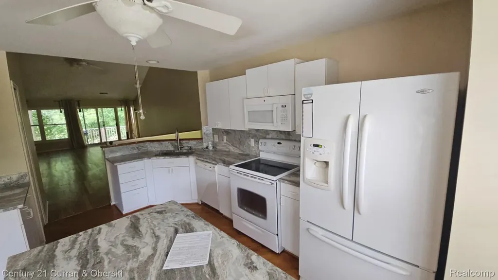 5237 Royal Vale Lane Dearborn City MI 48126