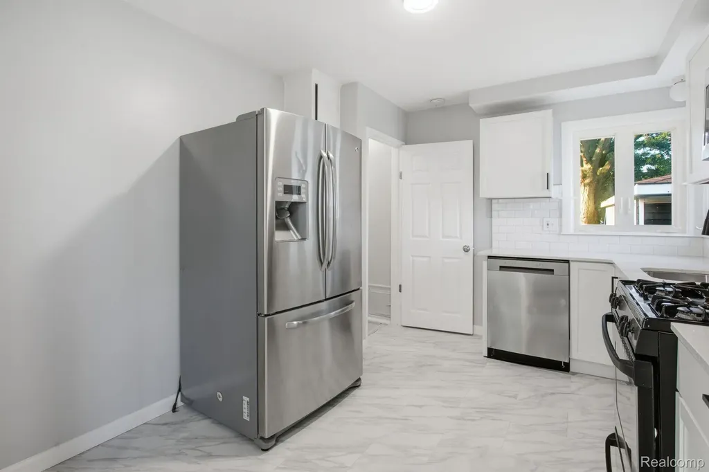4685 Julius Boulevard Westland City MI 48186