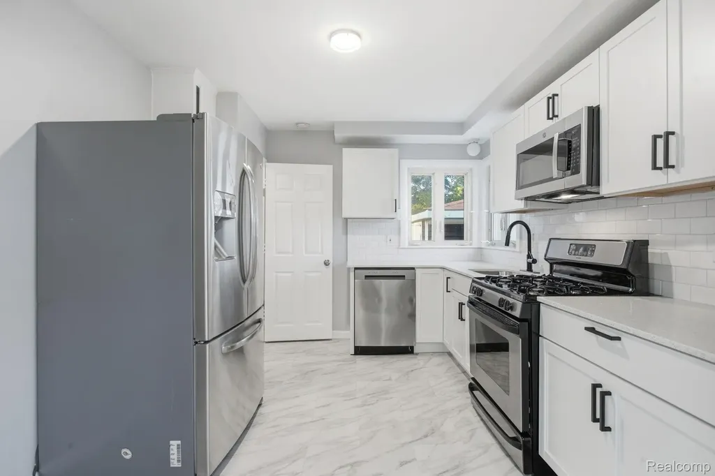 4685 Julius Boulevard Westland City MI 48186
