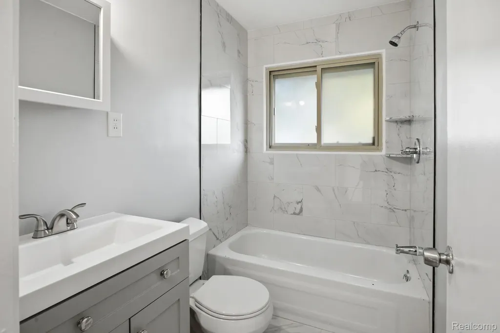 4685 Julius Boulevard Westland City MI 48186