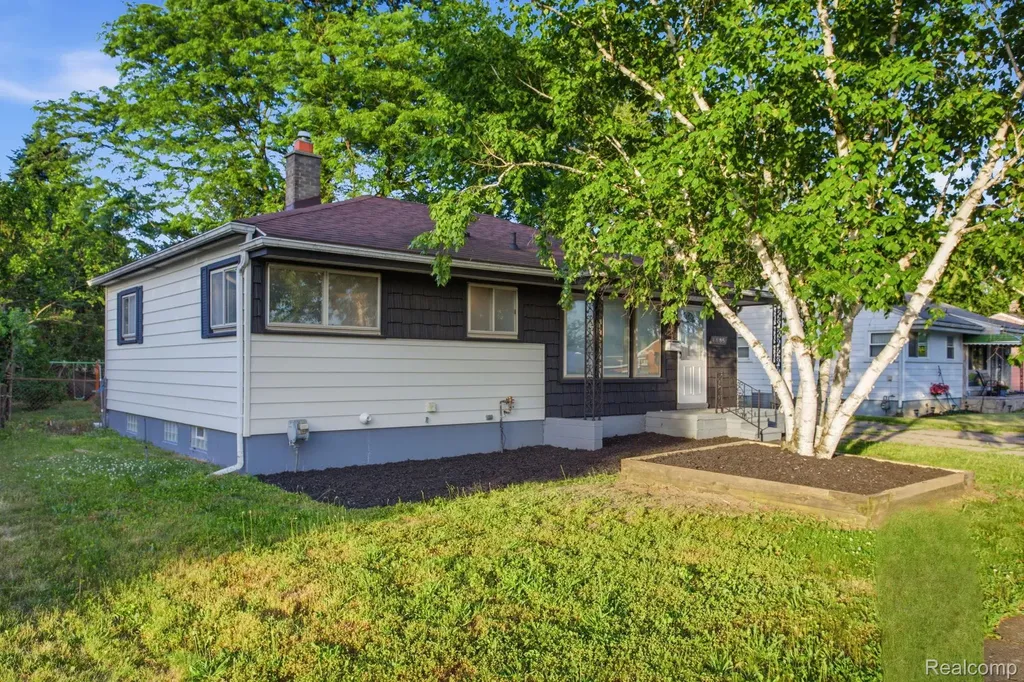 4685 Julius Boulevard Westland City MI 48186