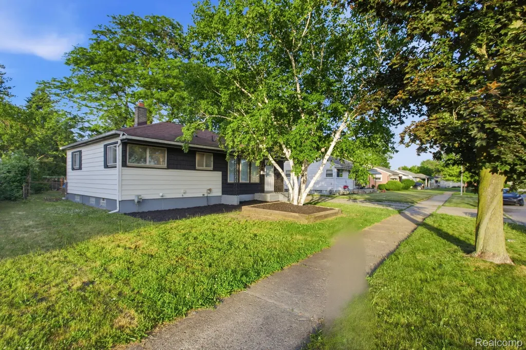 4685 Julius Boulevard Westland City MI 48186