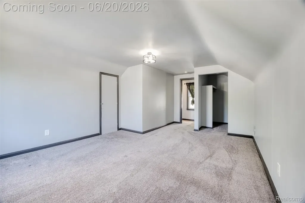 21145 Beechwood Avenue Eastpointe City MI 48021