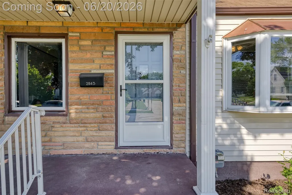 21145 Beechwood Avenue Eastpointe City MI 48021