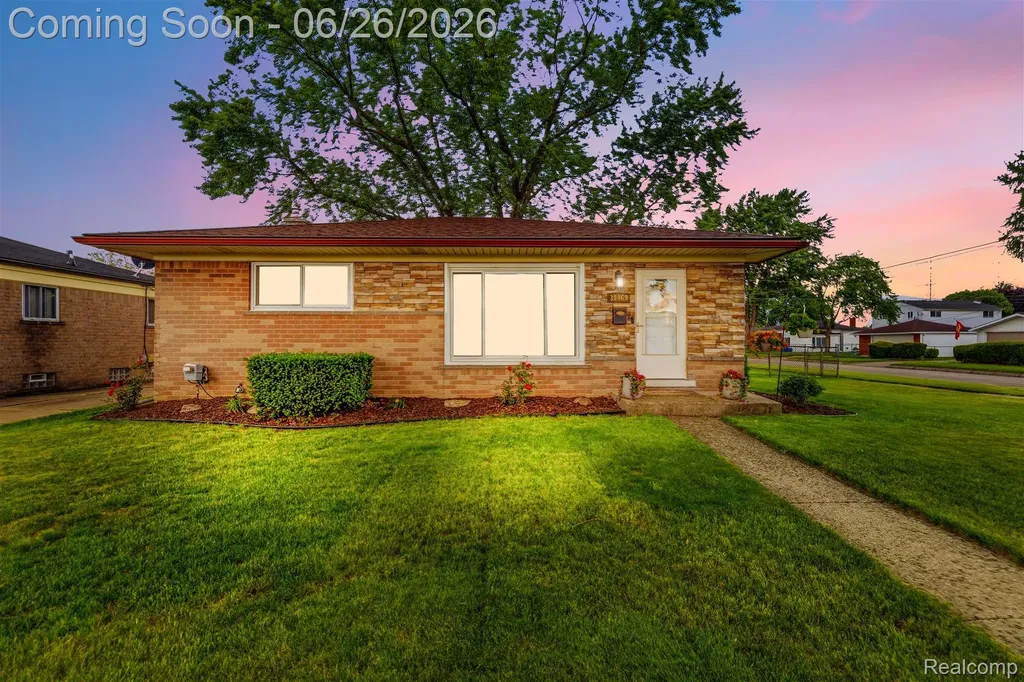 31469 Newport Drive Warren City MI 48088