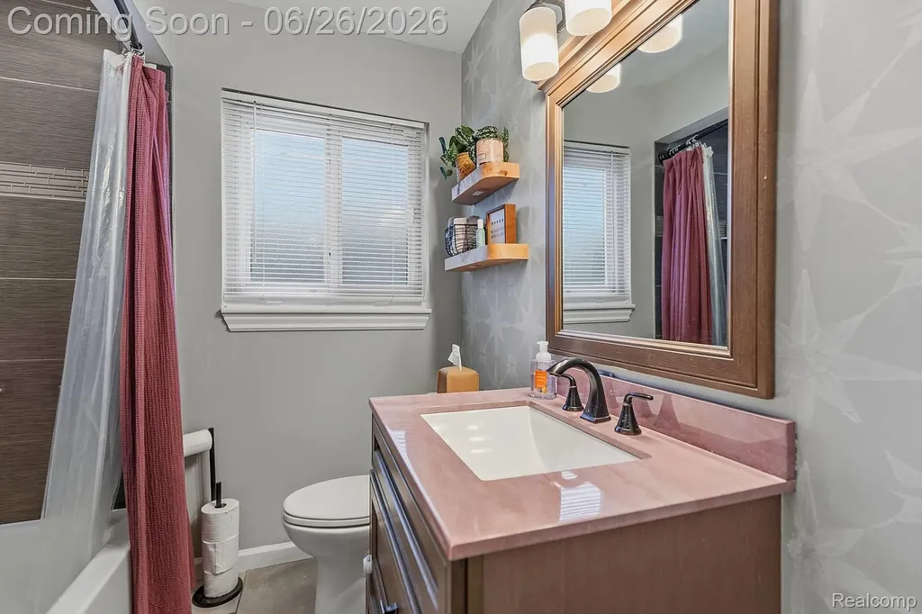 31469 Newport Drive Warren City MI 48088