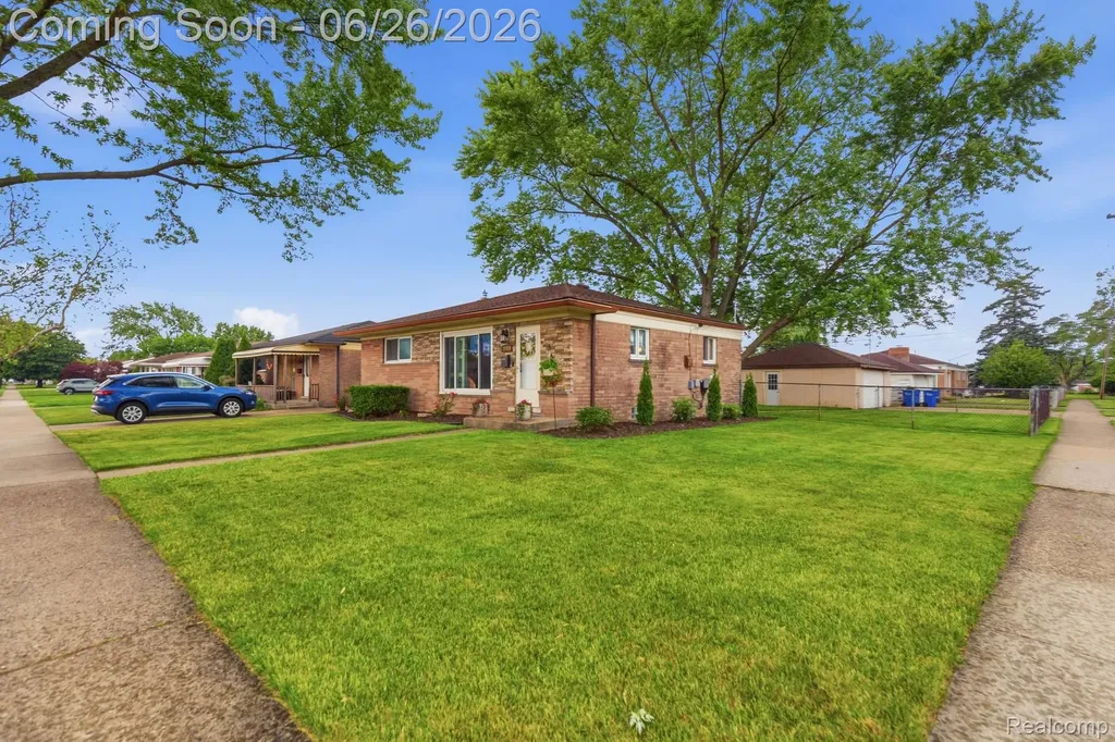 31469 Newport Drive Warren City MI 48088