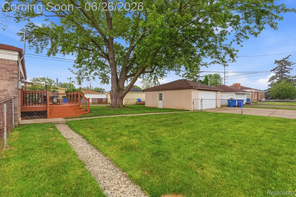 31469 Newport Drive Warren City MI 48088