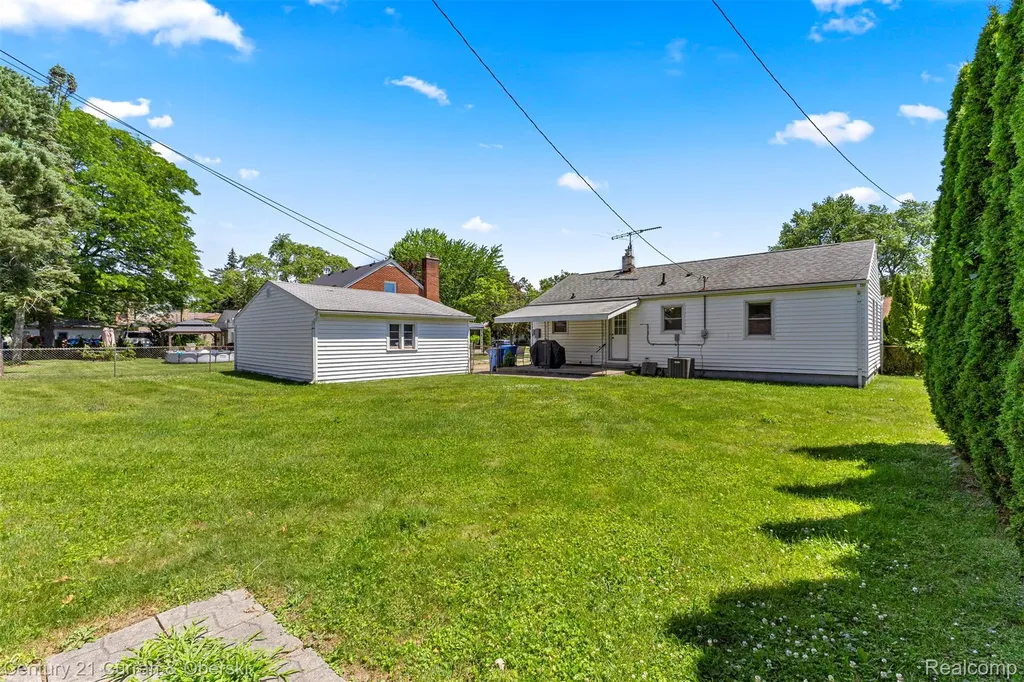6141 N Gulley Road Dearborn Heights City MI 48127