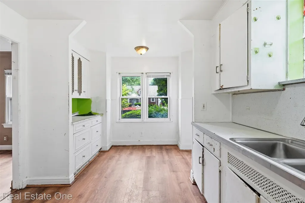 15464 Lindsay Street Detroit City MI 48227