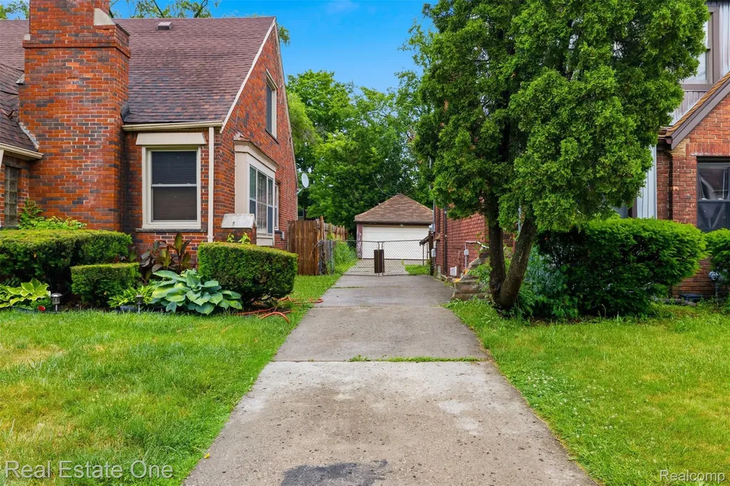 15464 Lindsay Street Detroit City MI 48227