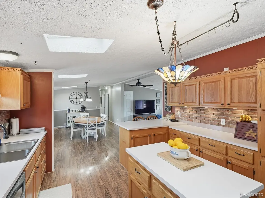 9695 Bloomsbury Circle Salem Township MI 48167