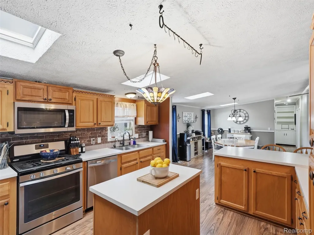 9695 Bloomsbury Circle Salem Township MI 48167