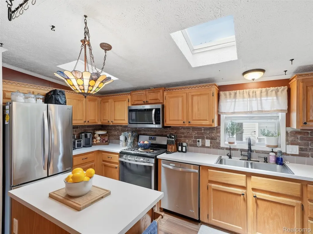 9695 Bloomsbury Circle Salem Township MI 48167
