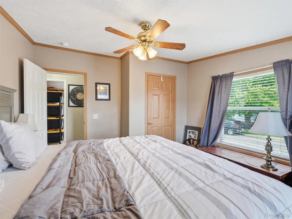 9695 Bloomsbury Circle Salem Township MI 48167