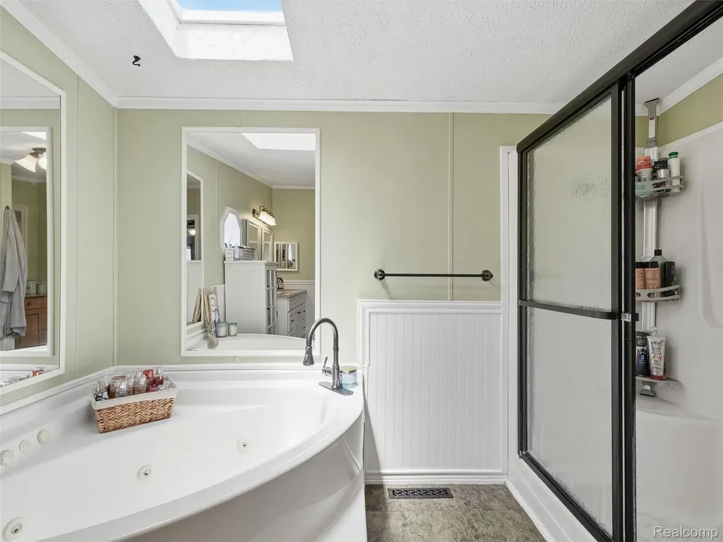 9695 Bloomsbury Circle Salem Township MI 48167