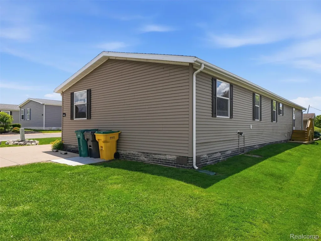 9695 Bloomsbury Circle Salem Township MI 48167