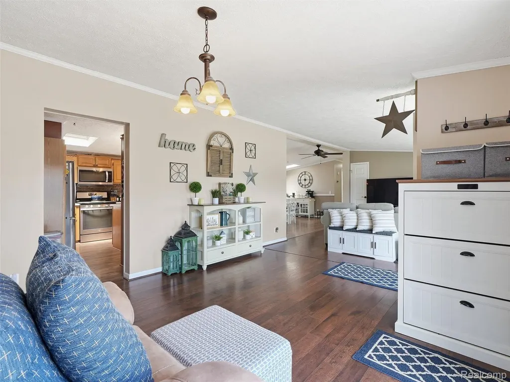 9695 Bloomsbury Circle Salem Township MI 48167