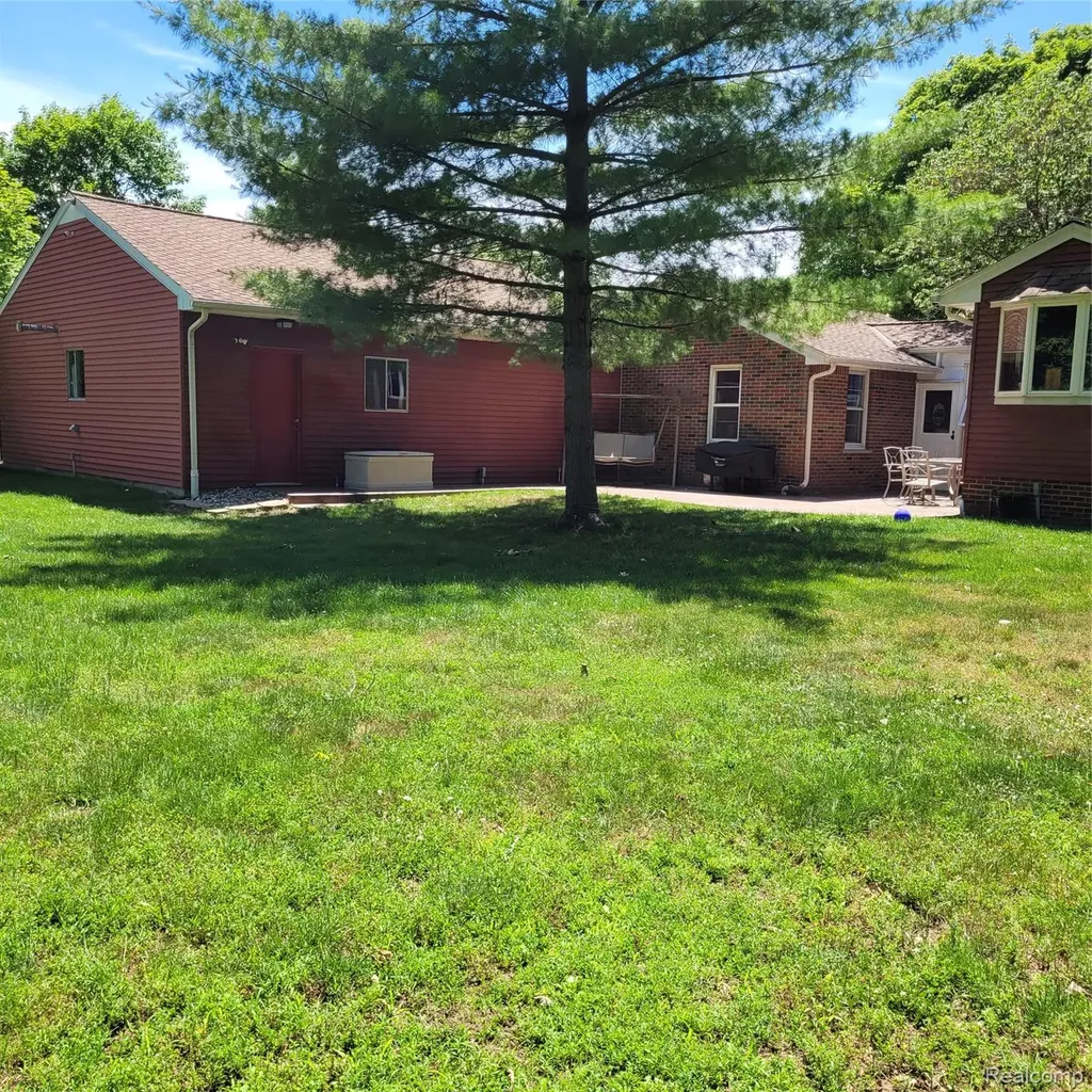 24640 Huron River Drive Flat Rock City MI 48173