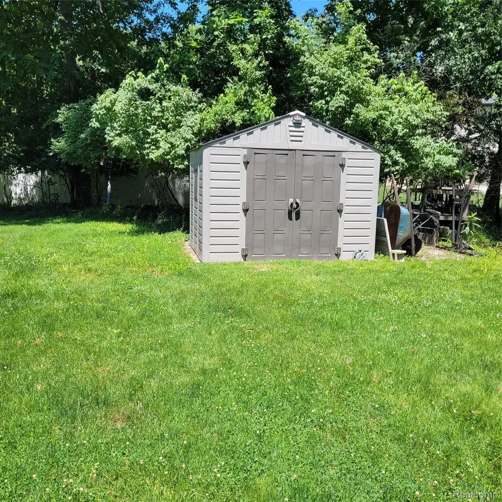 24640 Huron River Drive Flat Rock City MI 48173