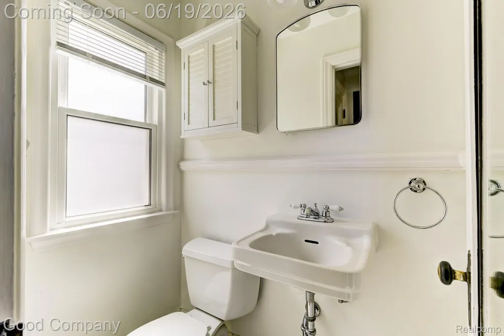 831 W Breckenridge Street Ferndale City MI 48220