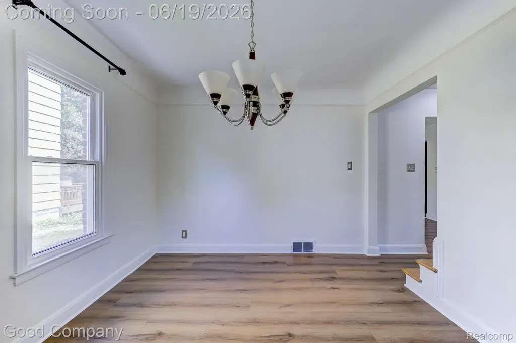 831 W Breckenridge Street Ferndale City MI 48220