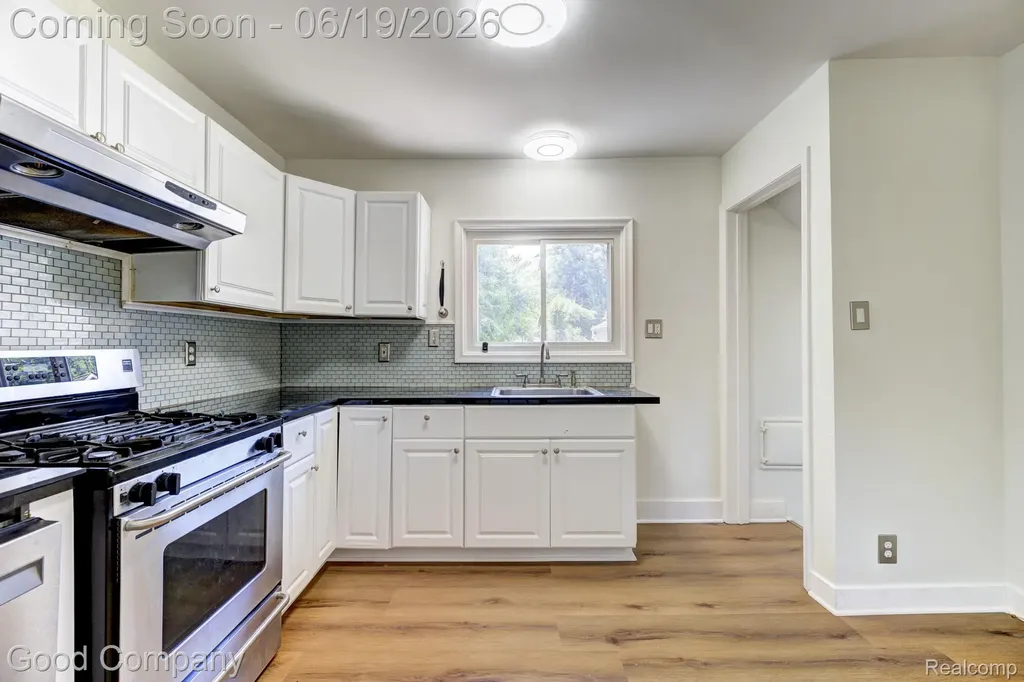 831 W Breckenridge Street Ferndale City MI 48220