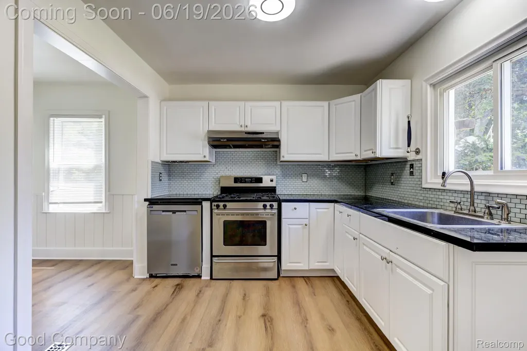 831 W Breckenridge Street Ferndale City MI 48220