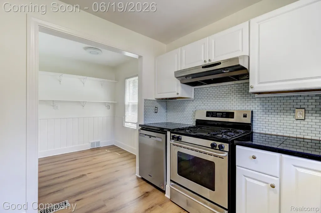831 W Breckenridge Street Ferndale City MI 48220