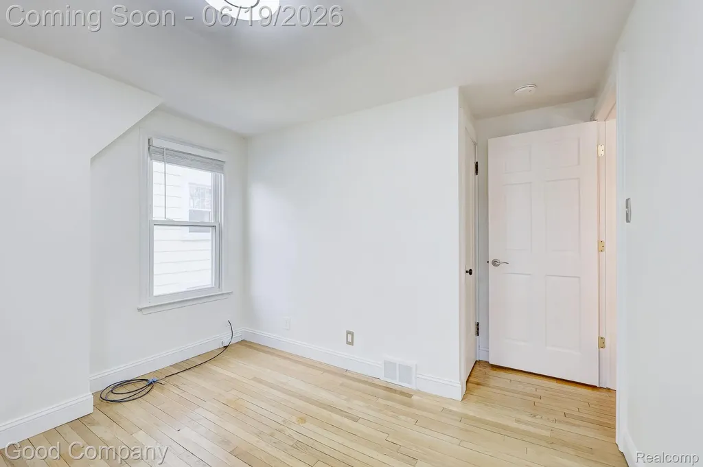 831 W Breckenridge Street Ferndale City MI 48220