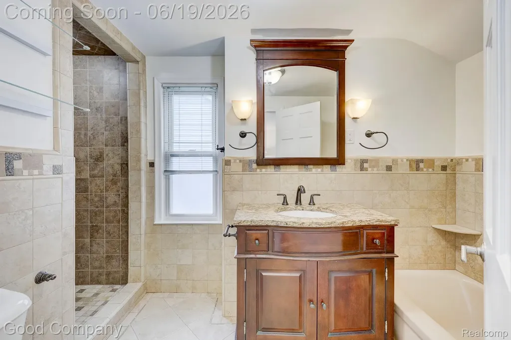 831 W Breckenridge Street Ferndale City MI 48220