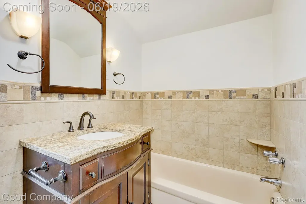 831 W Breckenridge Street Ferndale City MI 48220