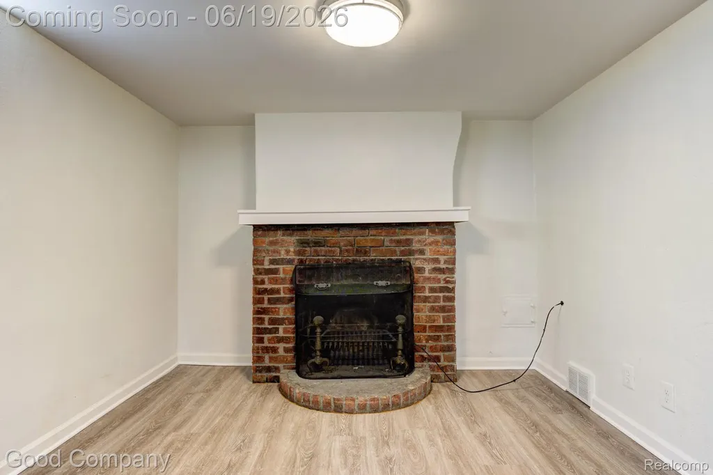 831 W Breckenridge Street Ferndale City MI 48220