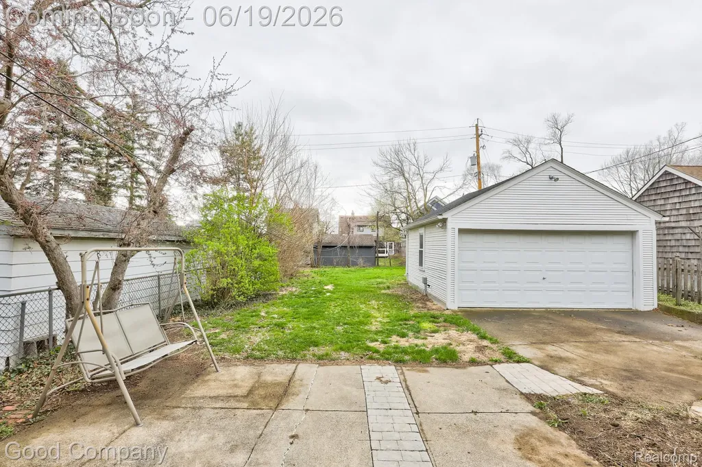 831 W Breckenridge Street Ferndale City MI 48220