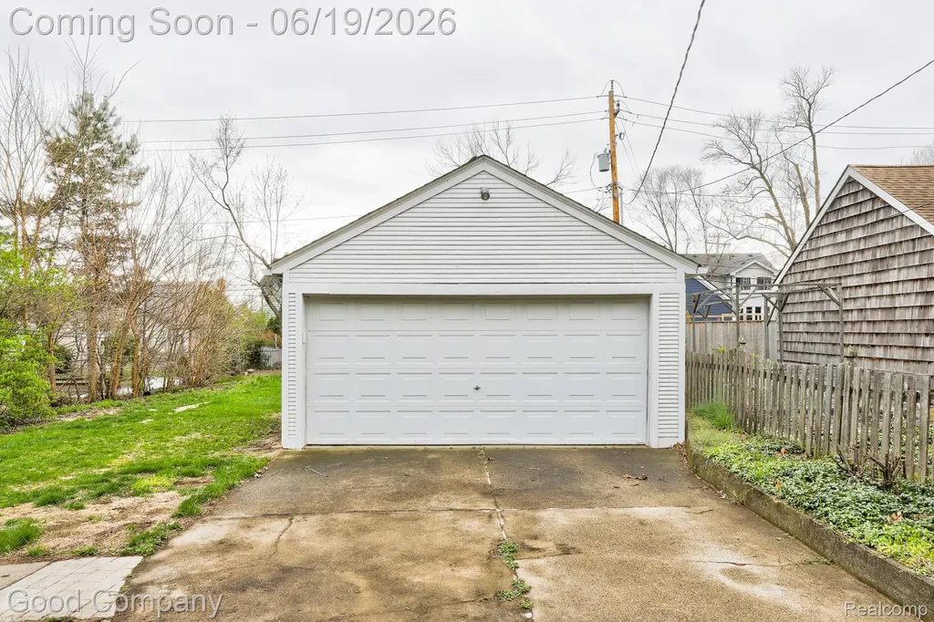 831 W Breckenridge Street Ferndale City MI 48220