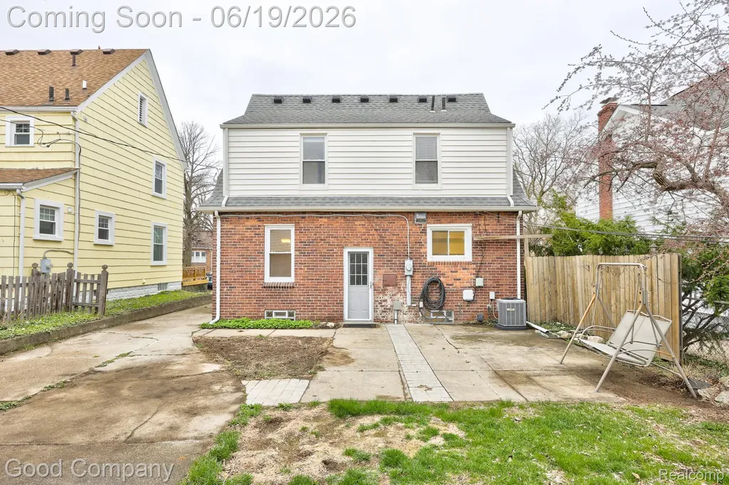 831 W Breckenridge Street Ferndale City MI 48220