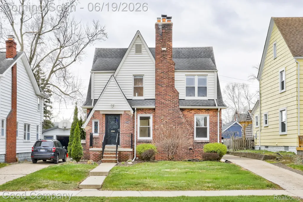 831 W Breckenridge Street Ferndale City MI 48220