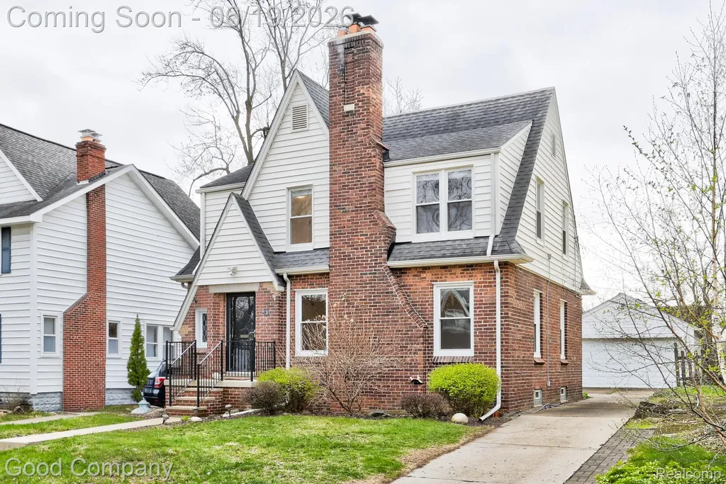 831 W Breckenridge Street Ferndale City MI 48220