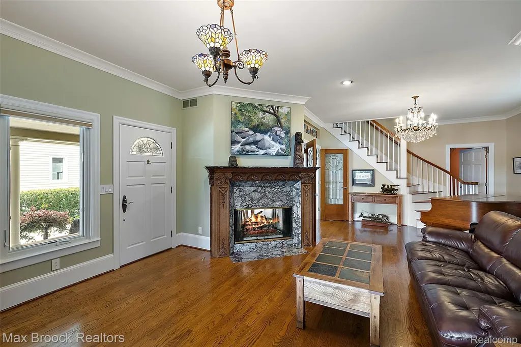 3642 Orchard Lake Road West Bloomfield Charter Township MI 48324