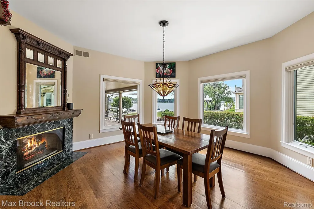 3642 Orchard Lake Road West Bloomfield Charter Township MI 48324