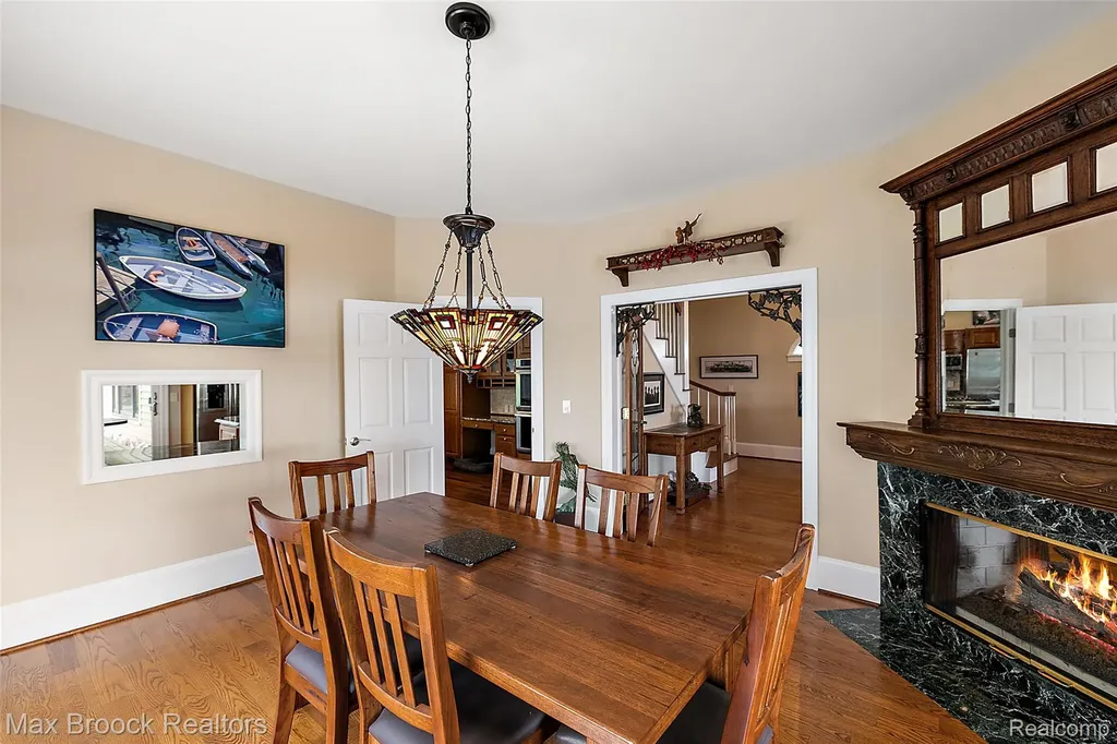 3642 Orchard Lake Road West Bloomfield Charter Township MI 48324