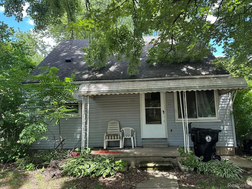 15808 Norborne Avenue Redford Charter Township MI 48239