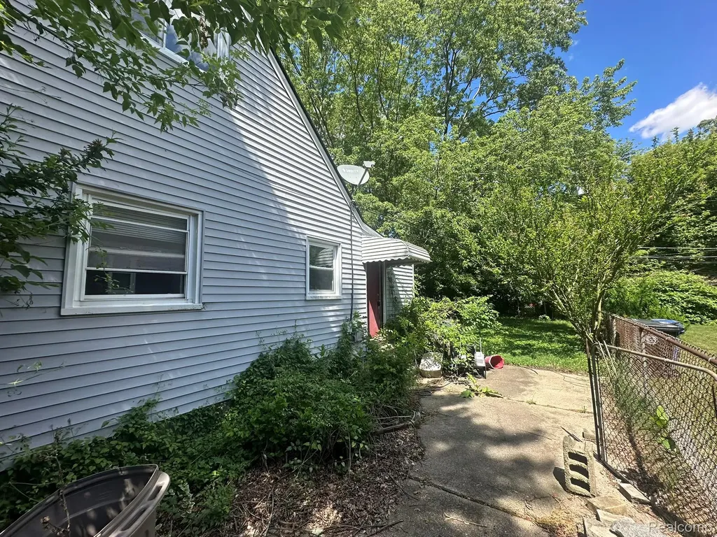 15808 Norborne Avenue Redford Charter Township MI 48239