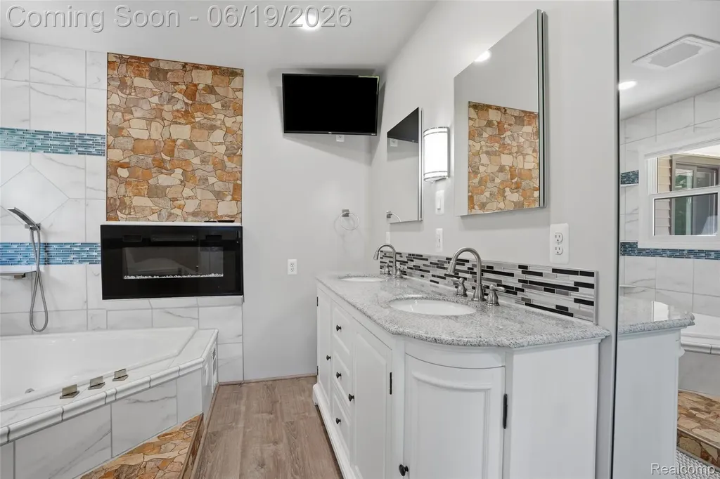 8888 Pilgrim Washington Township MI 48094