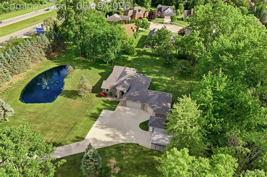 8888 Pilgrim Washington Township MI 48094