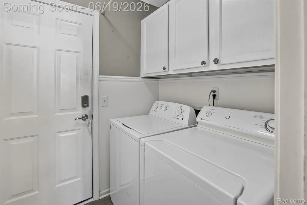 5001 Meadow Crest Circle Grand Blanc Charter Township MI 48442