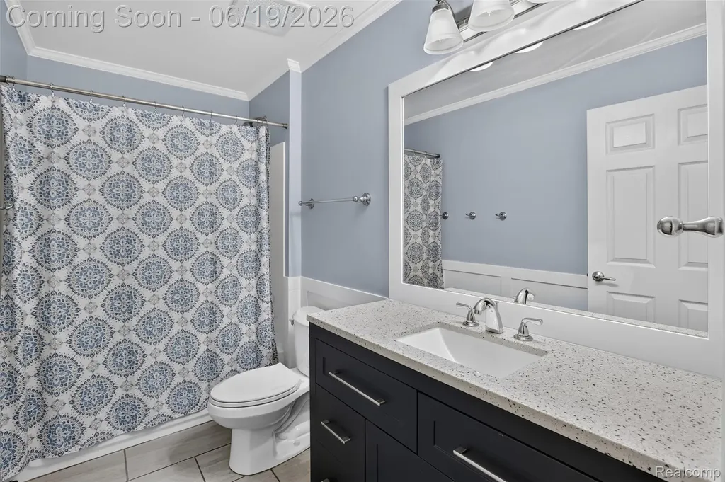 5001 Meadow Crest Circle Grand Blanc Charter Township MI 48442