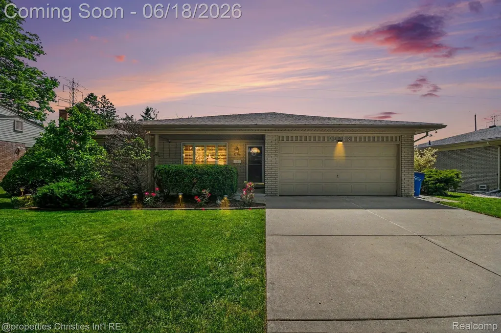32916 Cambridge Drive Warren City MI 48093
